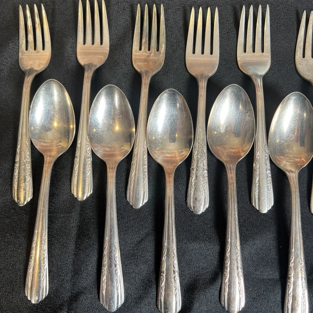 17 -Piece Vintage Marathon 1941‎ Thalia Silverplate Salad Forks & Teaspoons